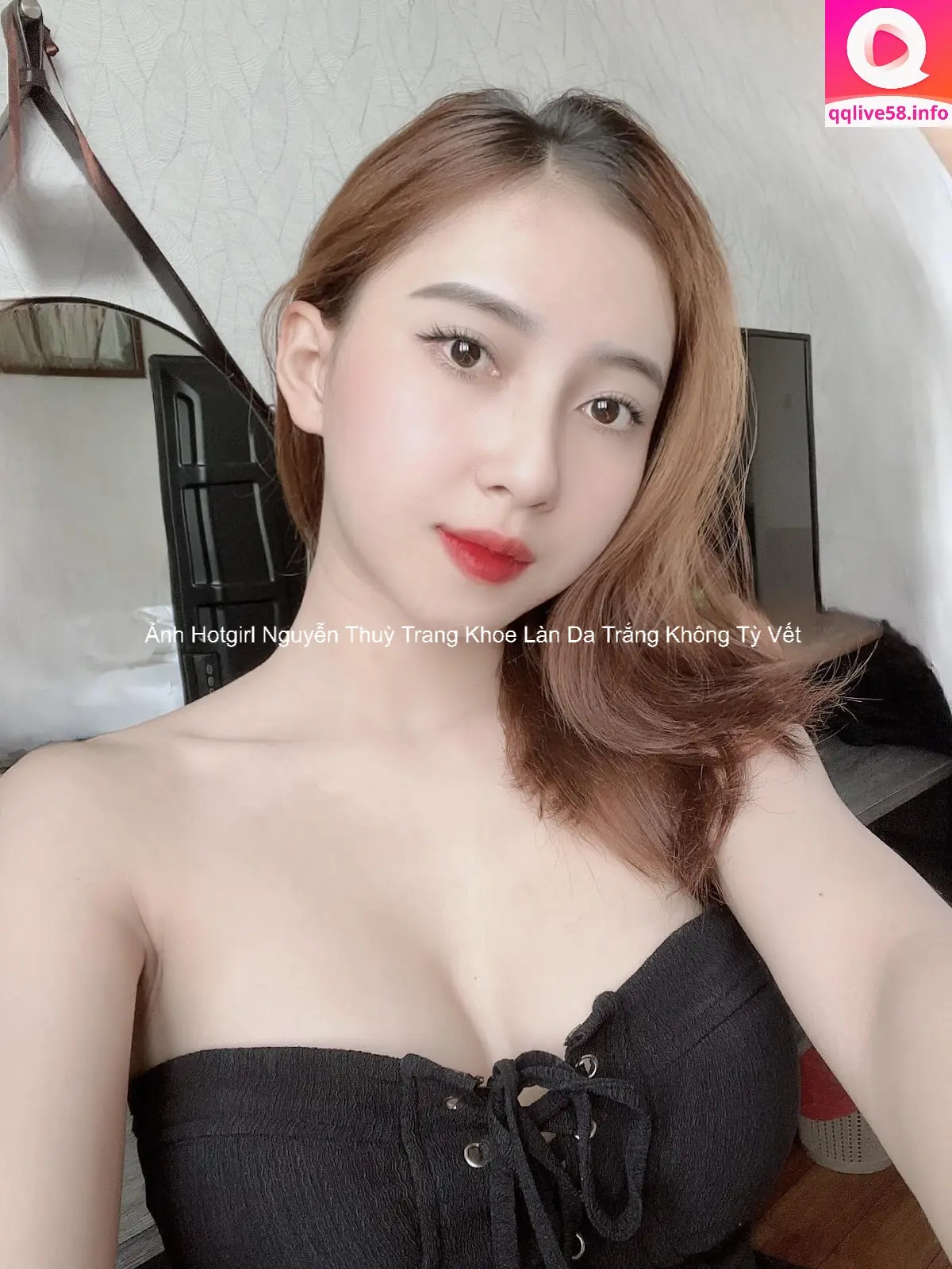 Ảnh Hotgirl Nguyễn Thuỳ Trang Khoe Làn Da Trắng Không Tỳ Vết 6