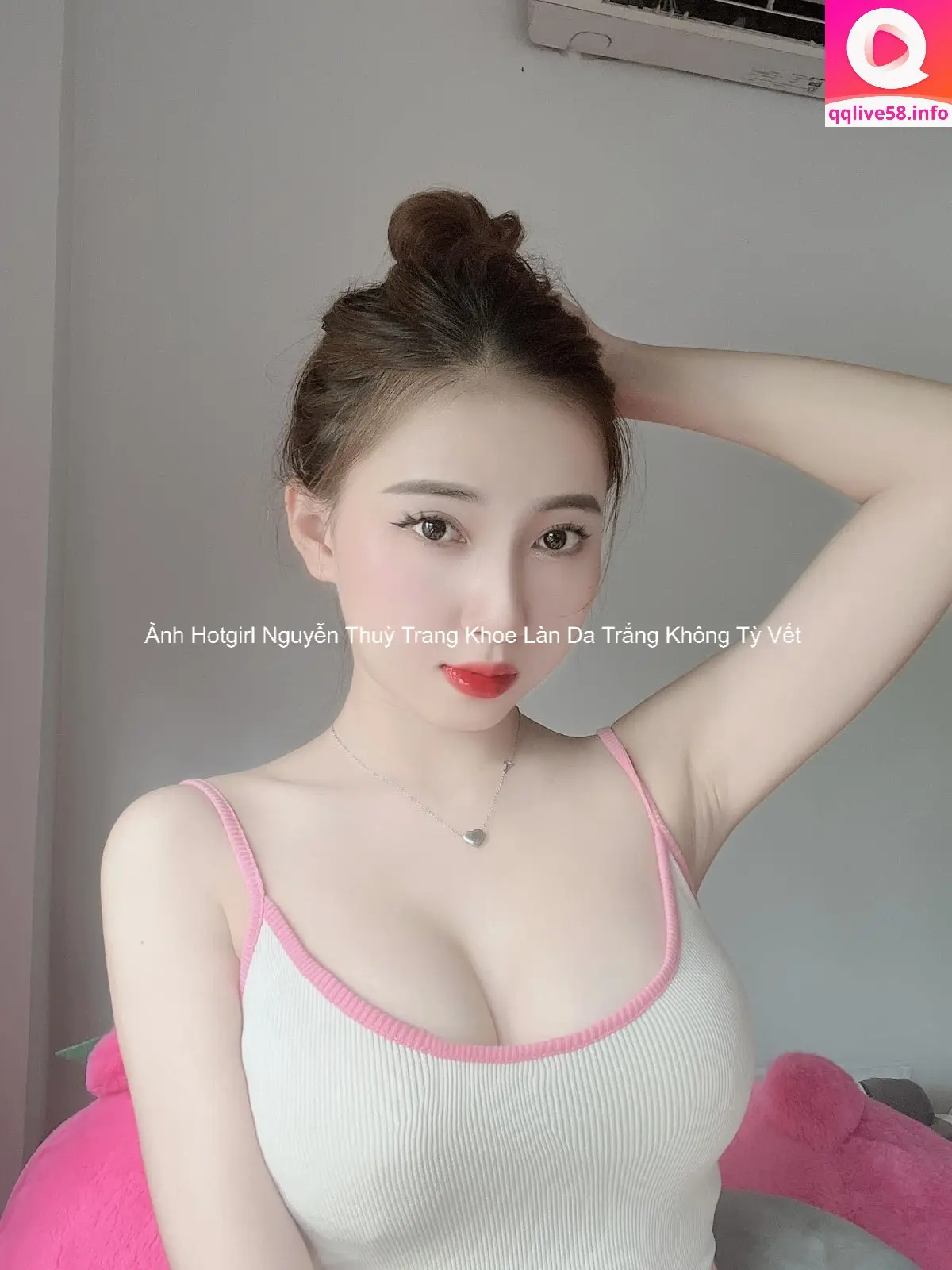 Ảnh Hotgirl Nguyễn Thuỳ Trang Khoe Làn Da Trắng Không Tỳ Vết 8