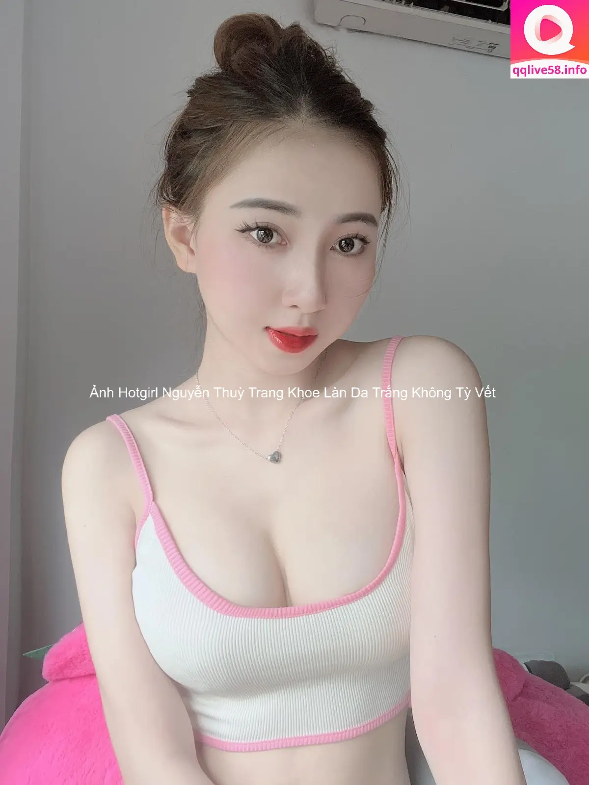 Ảnh Hotgirl Nguyễn Thuỳ Trang Khoe Làn Da Trắng Không Tỳ Vết 9